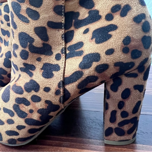 BEBE Women’s Leopard print Slouch Booties Size 7.5 - Picture 7 of 11
